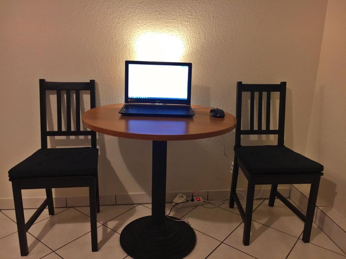 Cozy Studio Apart - King Bed - Netflix - Projector - Fast Wi-Fi Lussemburgo Esterno foto